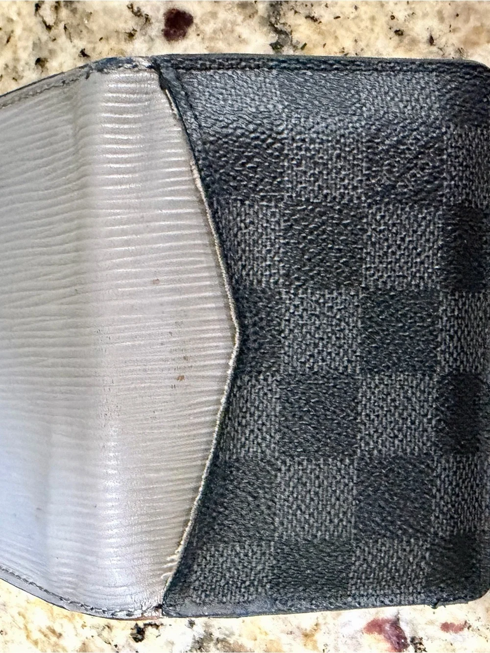 Louis Vuitton compact louis